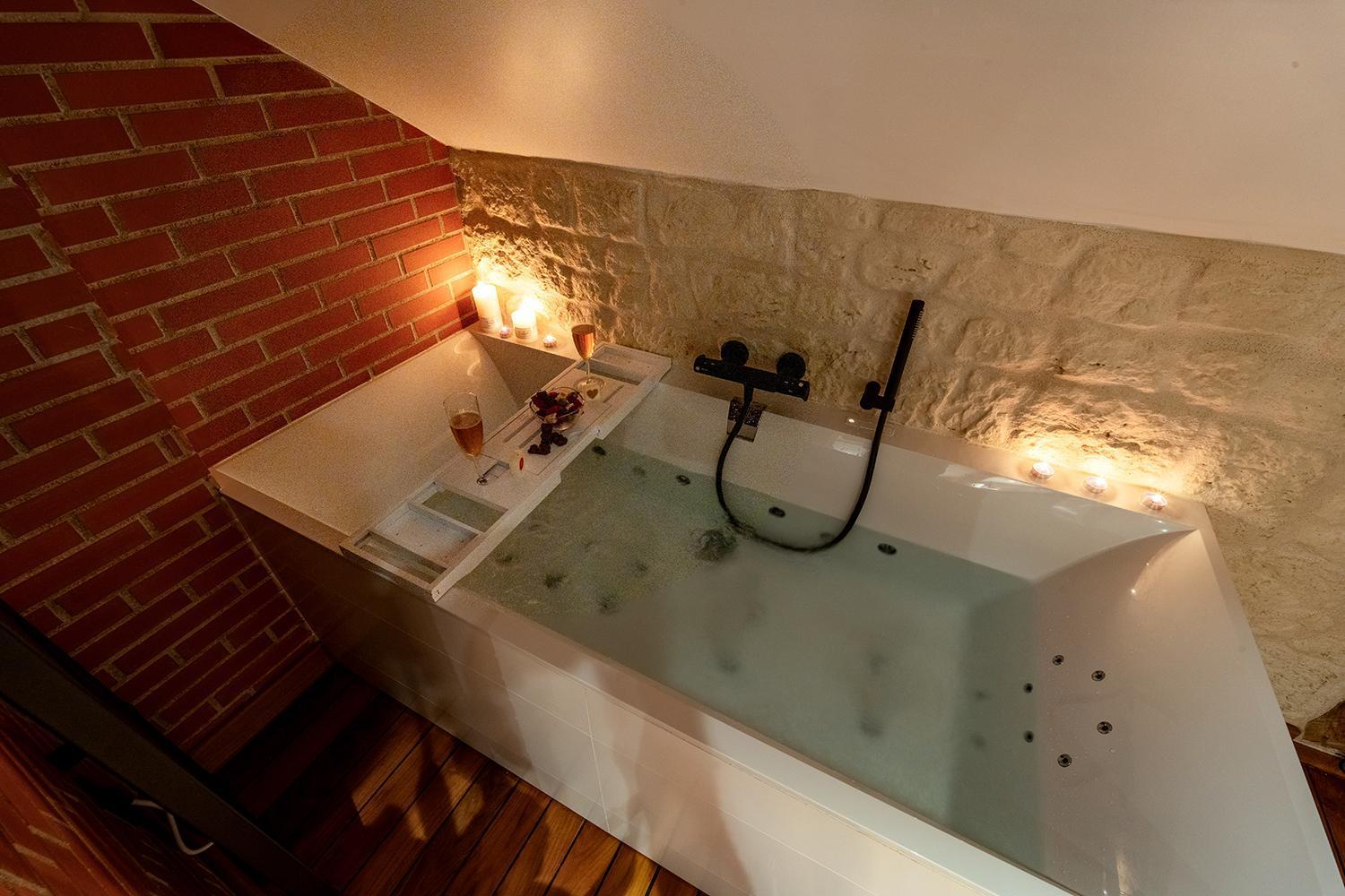Evasion Chic, Spa Et Sauna Sous Les Toits Nancy Exterior foto